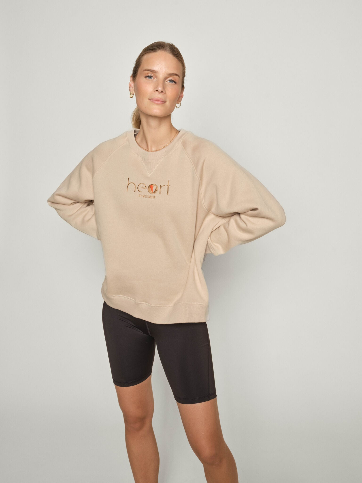 Modelshot / Incense / Detail